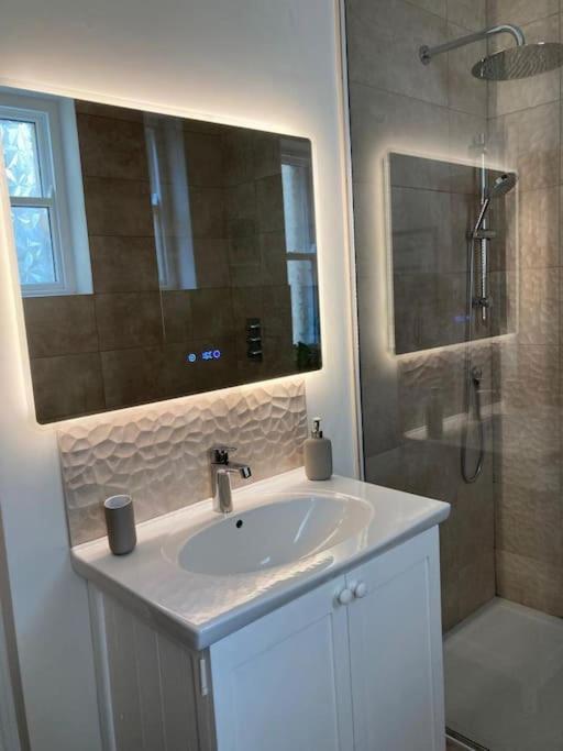 Garden Apartment, Central Harrogate With Parking Buitenkant foto